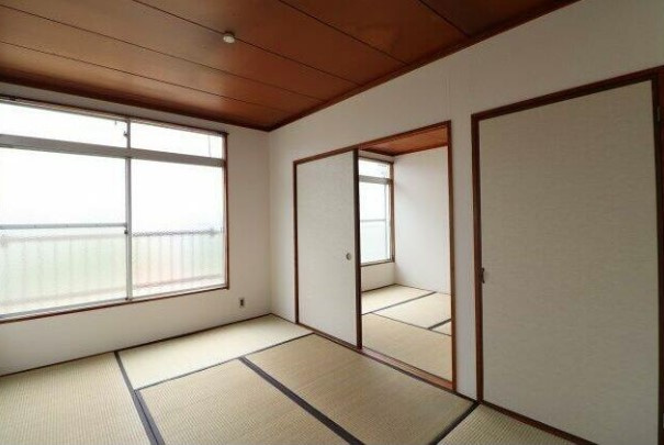 江崎コーポの和室