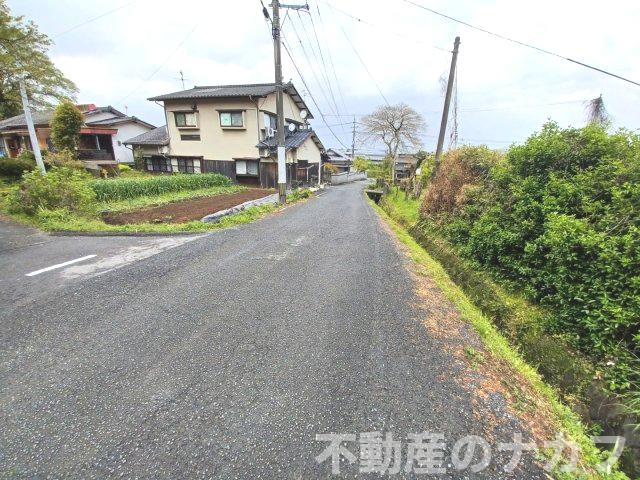 宇土市栗崎町の売地の周辺|南側道路