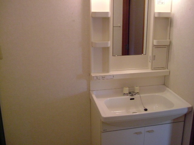 峠ハイツの独立洗面台