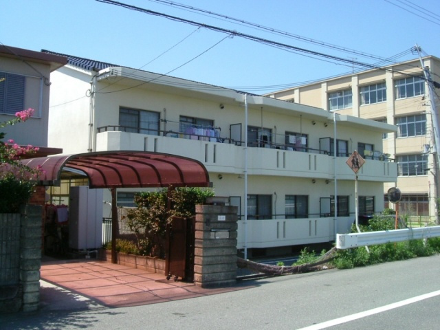 峠ハイツの外観