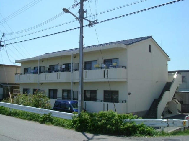 峠ハイツの外観