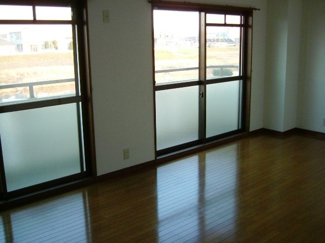 峠ハイツの居間・リビング