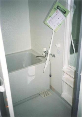 峠ハイツの浴室