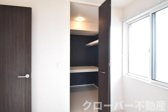 フェリスコート B棟の収納|ウォークインクローゼット