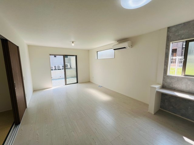 菊池郡大津町引水／29号棟のキッチン|三口コンロでお料理の効率も上がります。