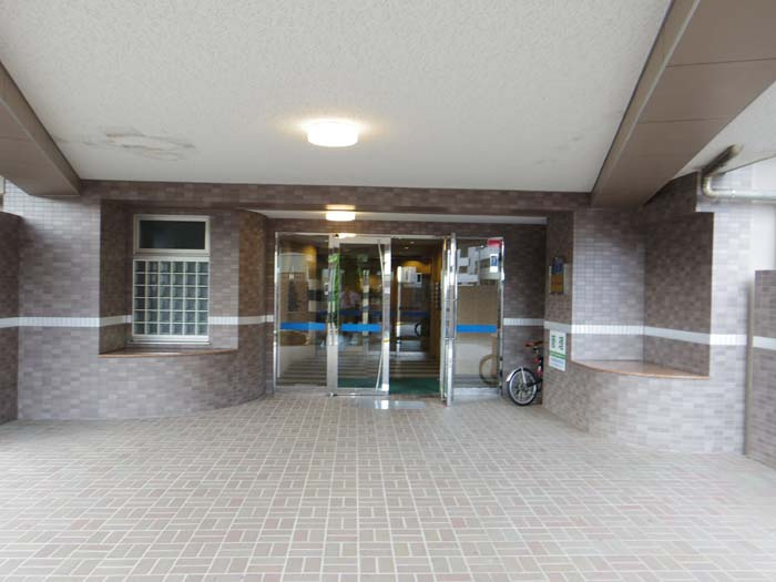 ロイヤル仁王レジデンスのエントランス