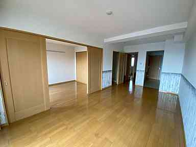 ロイヤル仁王レジデンスの居間・リビング