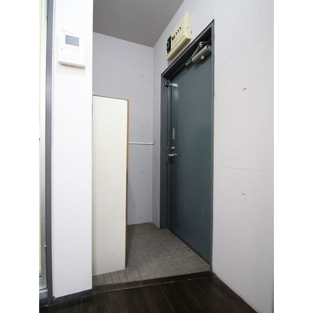 ＭＯＲＥ国立 の玄関