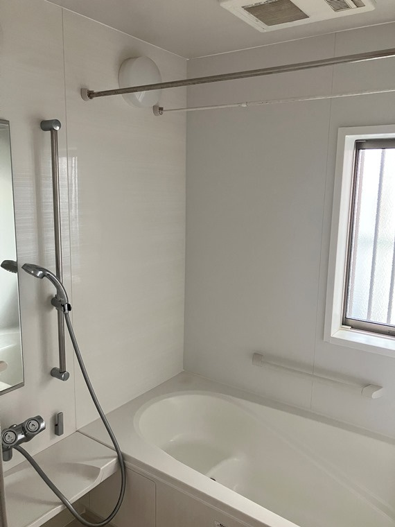 上小町戸建の浴室|落ち着いた空間のお風呂です