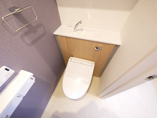 クレールシャトーのトイレ|落ち着いたトイレです