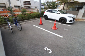 【駐車場】