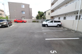 【駐車場】