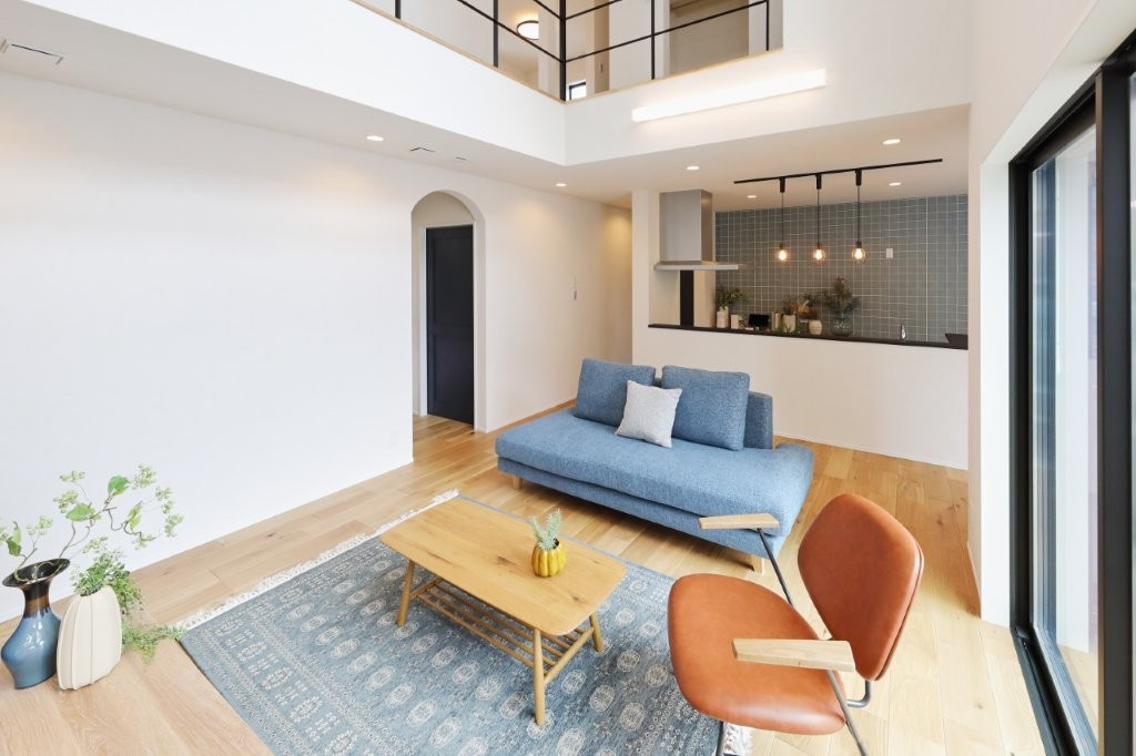 穴生一丁目（2期）の居間・リビング|カフェのようにくつろげる、会話がはずむリビングダイニング空間