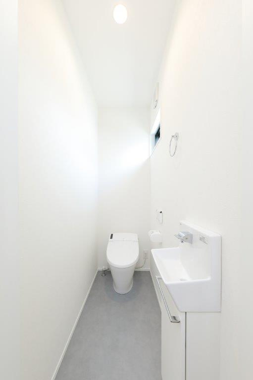 湯川新町一丁目（5期）のトイレ|便利な手洗い場付きトイレ。清潔感あふれる快適な空間で毎日がスムーズ！