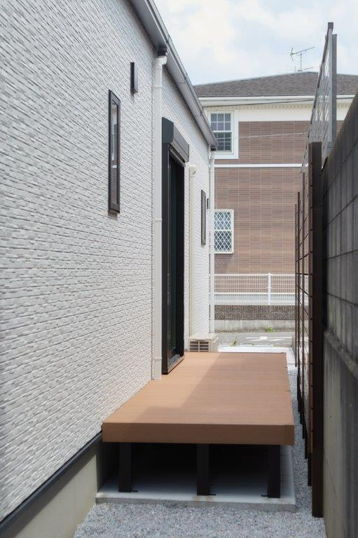 湯川新町一丁目（5期）のその他|ウッドデッキとライトコートで、自然光あふれる心地よいひとときを楽しめます！