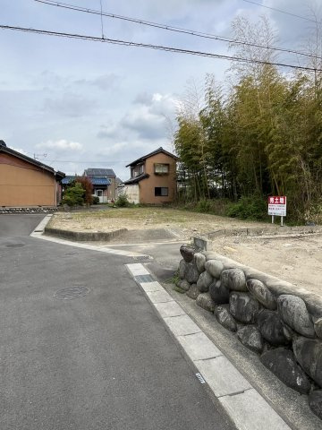 各務原市川島小網町字高塚1977番2、1977番3の前面道路含む現地写真