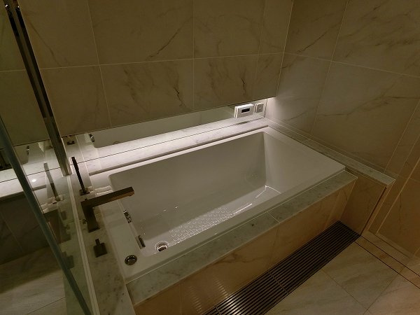 港区三田２丁目の賃貸マンションのその他|風呂