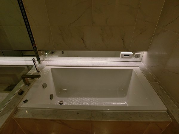 港区三田２丁目の賃貸マンションのその他|風呂