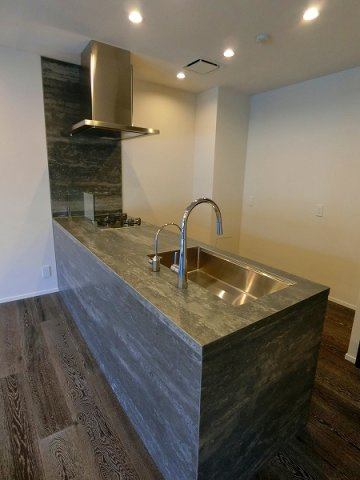 港区三田２丁目の賃貸マンションのキッチン