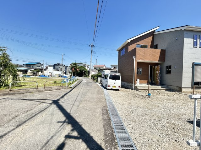 新築　前橋市駒形町第4　Livele Garden.S　１号棟の前面道路含む現地写真|現地写真　西側接道幅員約4ｍ