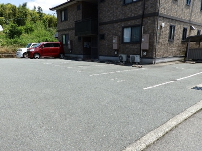 【駐車場】 | ドライ・ベーレン S棟