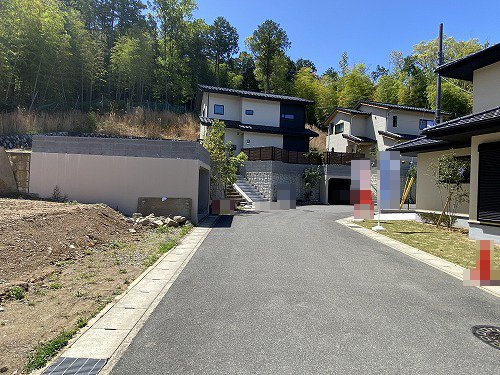 岩倉幡枝町 土地(3号地)の前面道路含む現地写真