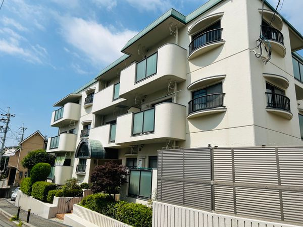 グリーンエクセル刀根山の外観