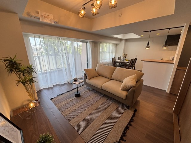 【居間・リビング】グランドメゾン朝比奈 