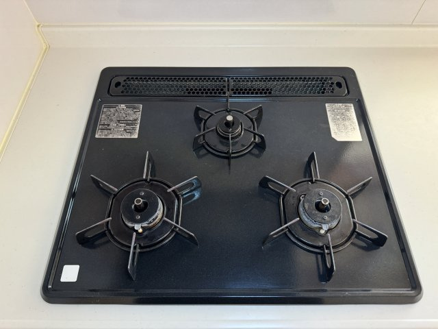 中央区北島町の設備|便利な3つ口コンロ！食事の支度がはかどりますね！