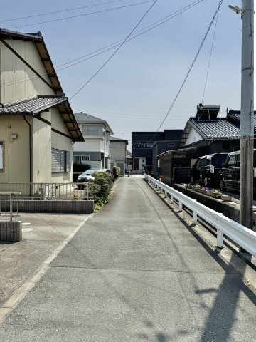 中央区北島町の前面道路含む現地写真|前面道路を北側方向より南側方向に向けて撮影しました。