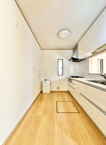 中央区北島町のキッチン|キッチンからはリビング全体が良く見渡せる間取りになっています！