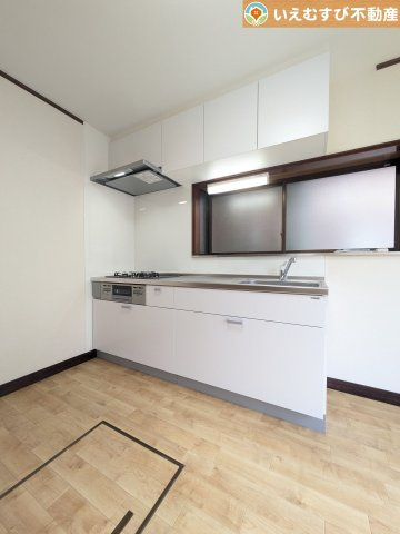 熊谷市本石　中古戸建のキッチン|広々としたキッチン
冷蔵庫や食器棚を置いてもゆとりの広さ！独立した空間でゆっくりお料理♪