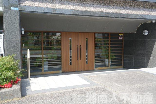 シティコート鵠沼のエントランス|落ち着いたエントランスです