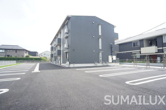 熊本市南区御幸西１丁目のアパートの駐車場