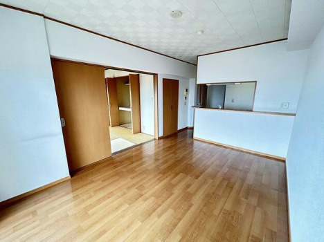 熊本市西区上代８丁目の賃貸マンションの居間・リビング