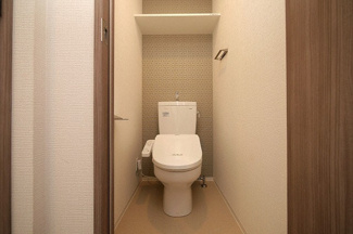 【トイレ】 | エスリード新大阪グランゲートノース | 落ち着いた色調のトイレです