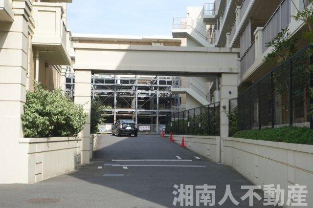 グランシティ湘南海岸Ⅱガレリア・プラージュの駐車場|カースペースがあります