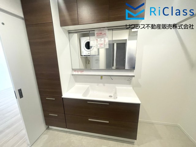 新築戸建　神戸市兵庫区吉田町1丁目の独立洗面台|使いやすい独立洗面台です
収納もたくさんできます