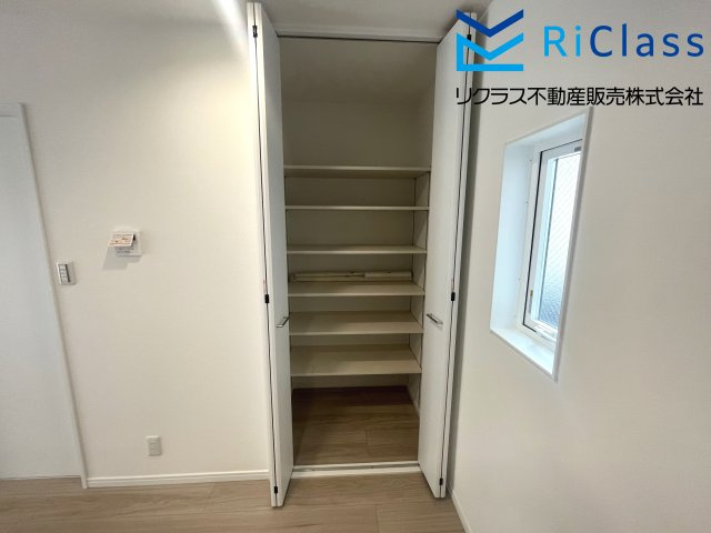 新築戸建　神戸市兵庫区吉田町1丁目の収納|リビングに収納があります