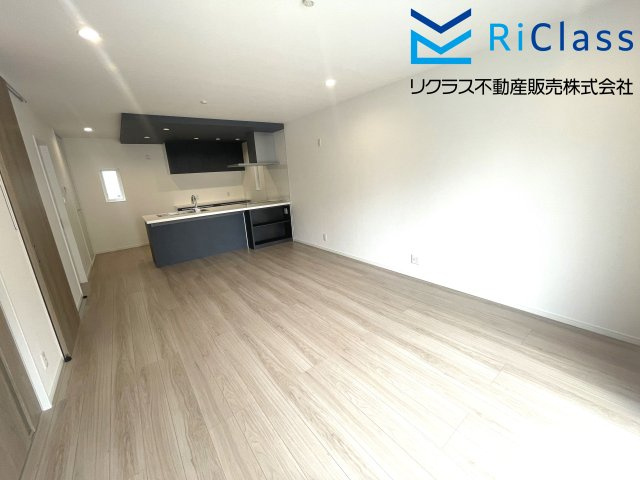 新築戸建　神戸市兵庫区吉田町1丁目の居間・リビング|ゆったり過ごせるリビングです