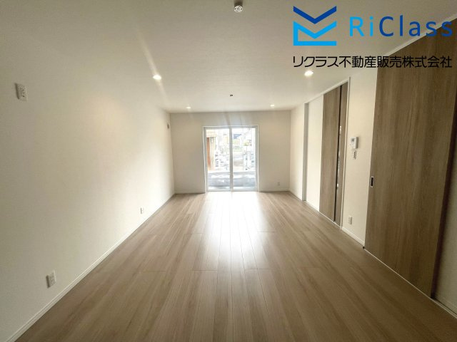 新築戸建　神戸市兵庫区吉田町1丁目の居間・リビング|ゆったりとしたリビングです