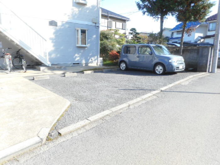 フォンティーヌ真間の駐車場