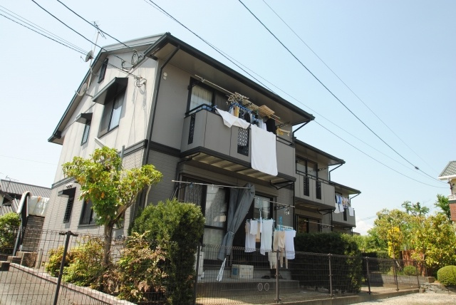 久留米市津福本町のアパートの外観