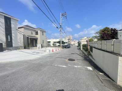 【前面道路含む現地写真】 | 読谷村宇座Ⅱ（全2棟）ラスト1号棟 | ※北東側公道約6m♪