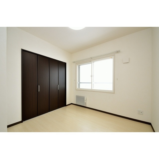 シャルールの洋室