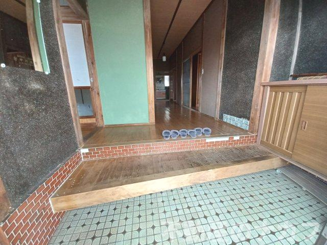宇城市小川町新田出の中古一戸建の玄関
