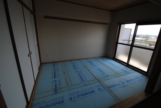 久留米市津福本町の賃貸マンションの和室