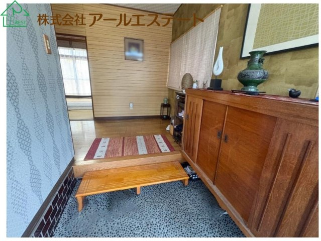 加古川市西神吉町岸　JR「宝殿駅」徒歩18分の玄関