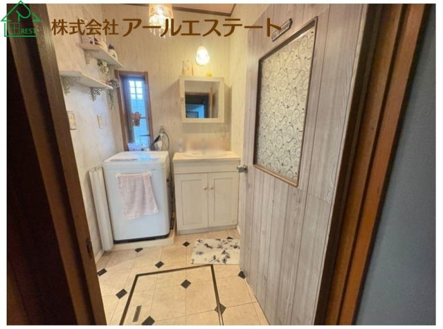 加古川市西神吉町岸　JR「宝殿駅」徒歩18分の独立洗面台
