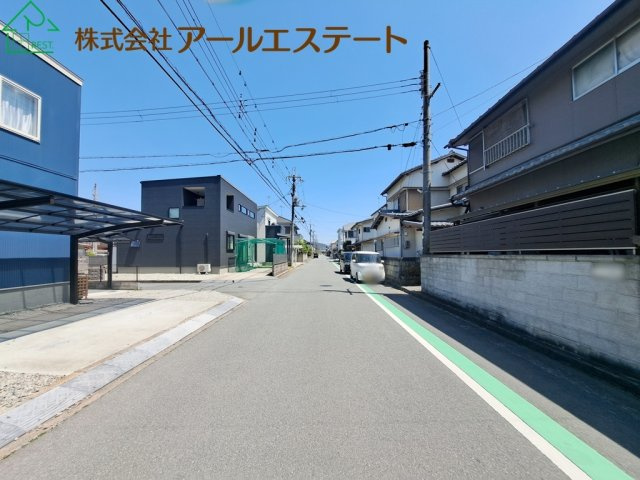 加古川市西神吉町岸　JR「宝殿駅」徒歩18分の前面道路含む現地写真